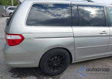 2006 Honda Odyssey Touring z USA, uszkodzony, nr VIN 5FNRL388X6B128556